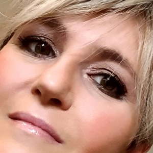 Photo de profil de Carine Cheuzeville