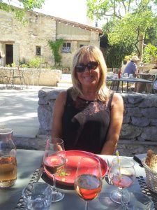 Photo de profil de Evelyne Perret