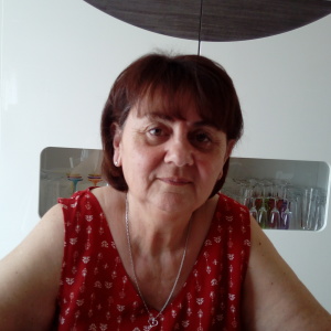 Photo de profil de Yolène Lecomte